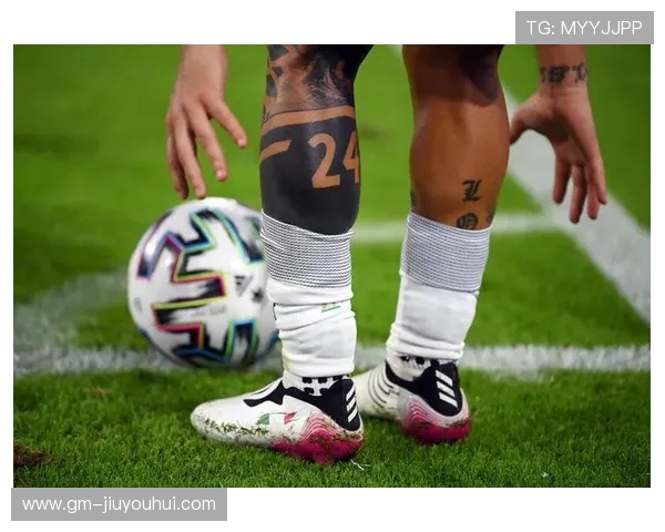 佩德里最爱足球鞋推荐与选择解析适合他的最佳球鞋品牌与型号